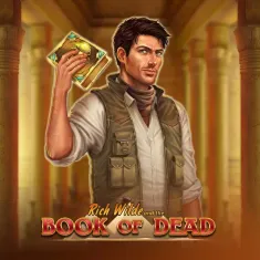 Book of Dead sur Tortuga Casino avec explorateur et trésors anciens
